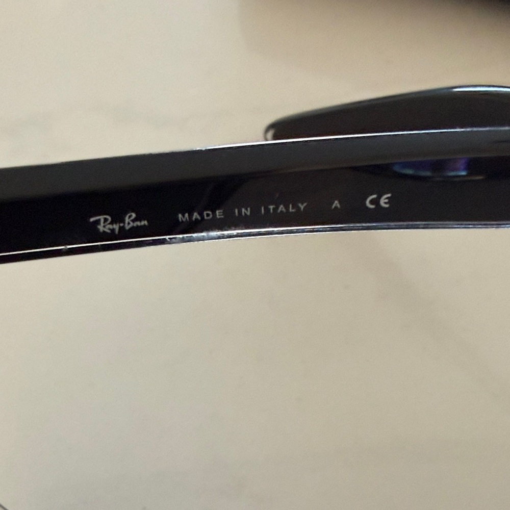 Ray-Ban Classic Black Sunglasses with Case - Picture 6 of 9